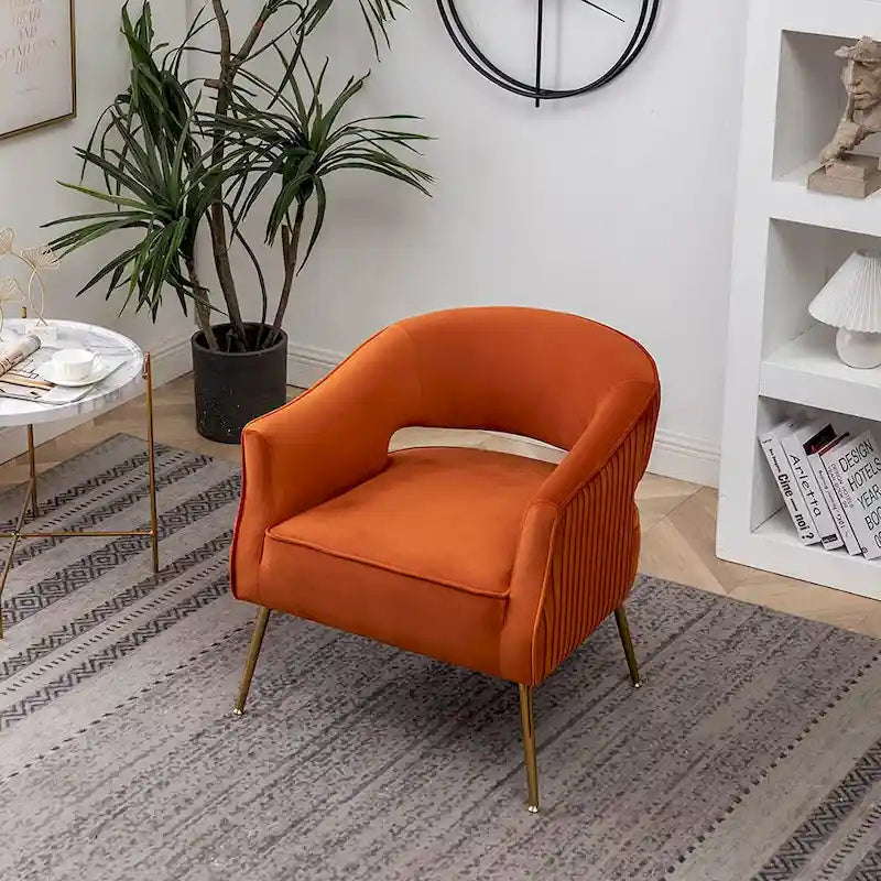 Fauteuil d'appoint moderne en velours avec dossier ajouré et pieds en métal