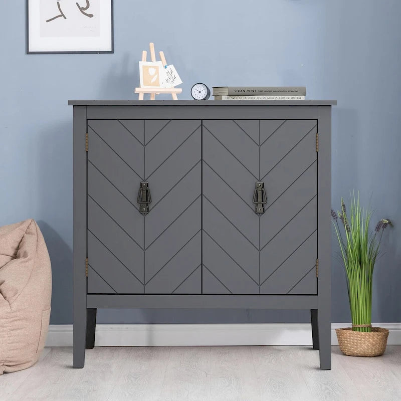 Meuble de rangement en bois avec poignées en laiton antique