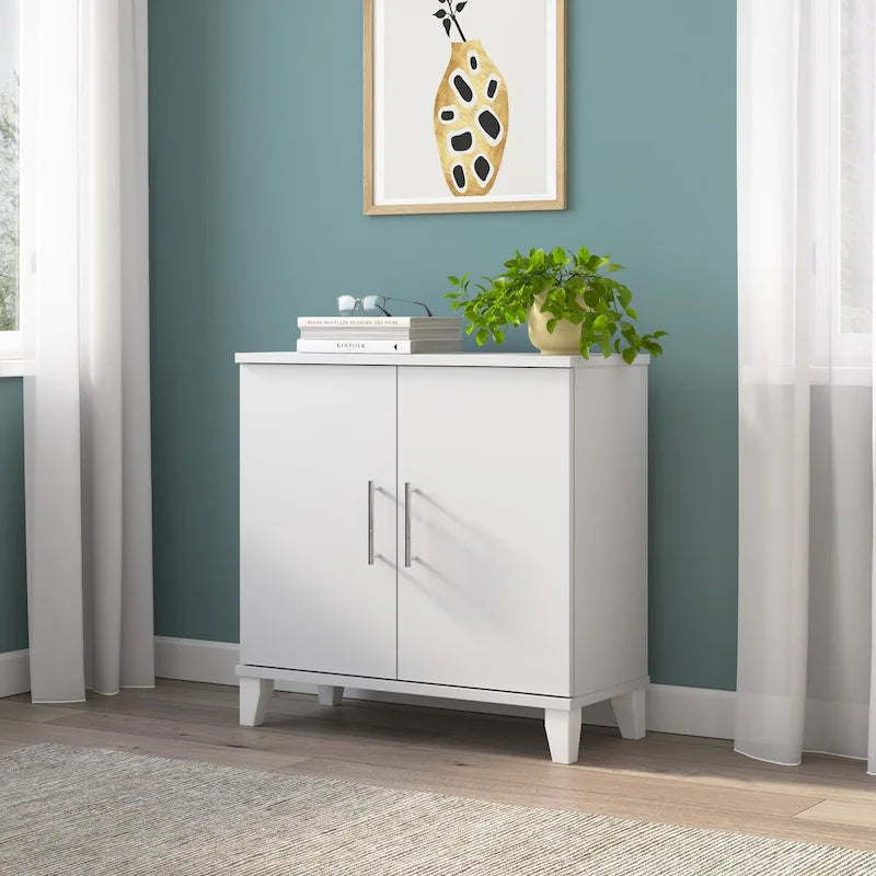 Petite armoire de rangement avec portes et étagères